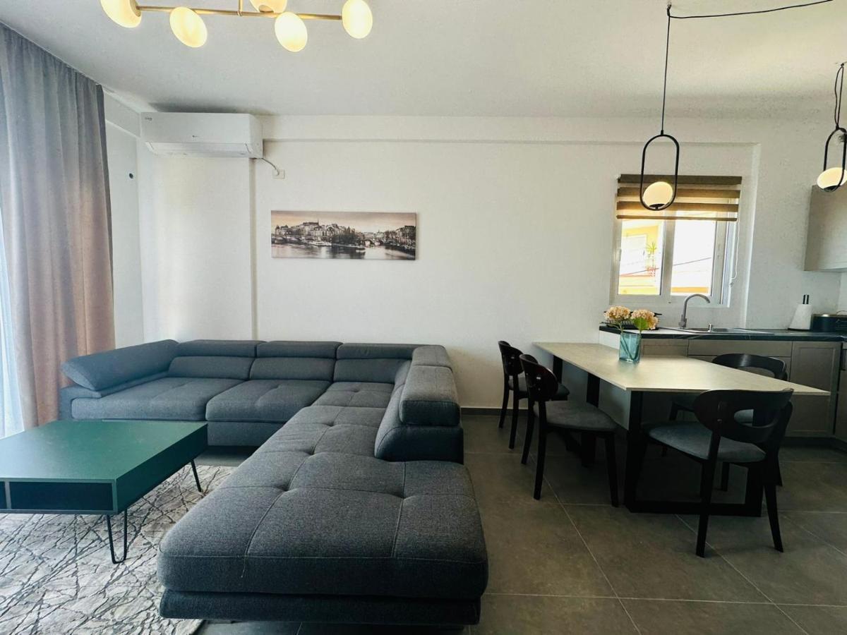 Apartment Celine Sarandë Exteriör bild